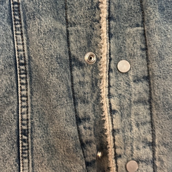 Distressed fleece lined denim jacket size M unisex - Picture 7 of 10